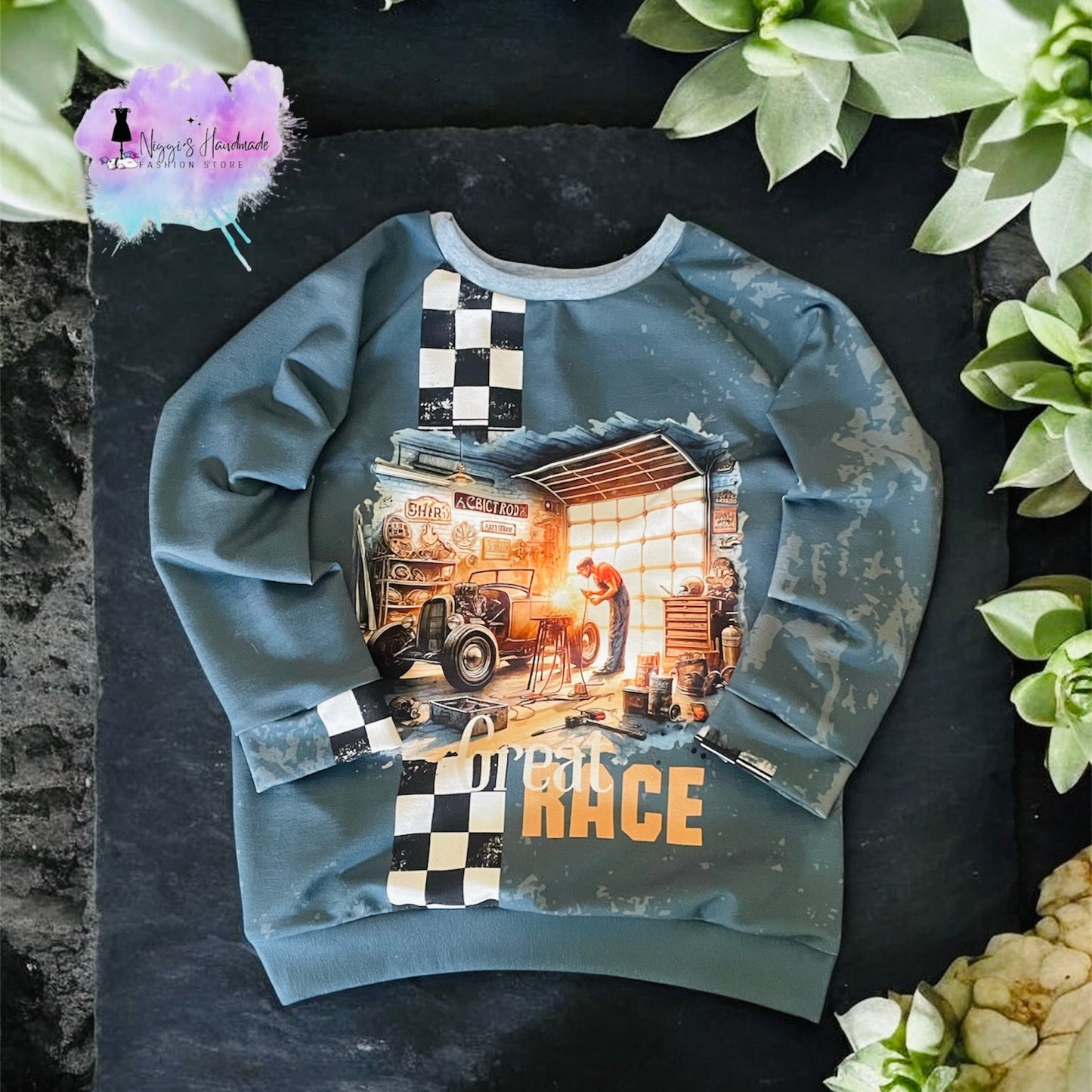 Weiches Bio Baumwoll French Terry Stoff Panel von Niggis Handmade mit dem Design "Great Race" zum vernähen. Ideal für Sweatjacken, Hoodie oder anderen Nähprojekten.