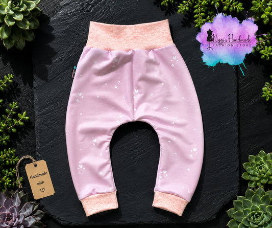 Weiches Bio Baumwoll French Terry Stoff von Niggis Handmade mit dem Design "Lieblingsherzen" von GroWidesign zum vernähen. Ideal als Kombination zu ausgefallenen Stoffen.