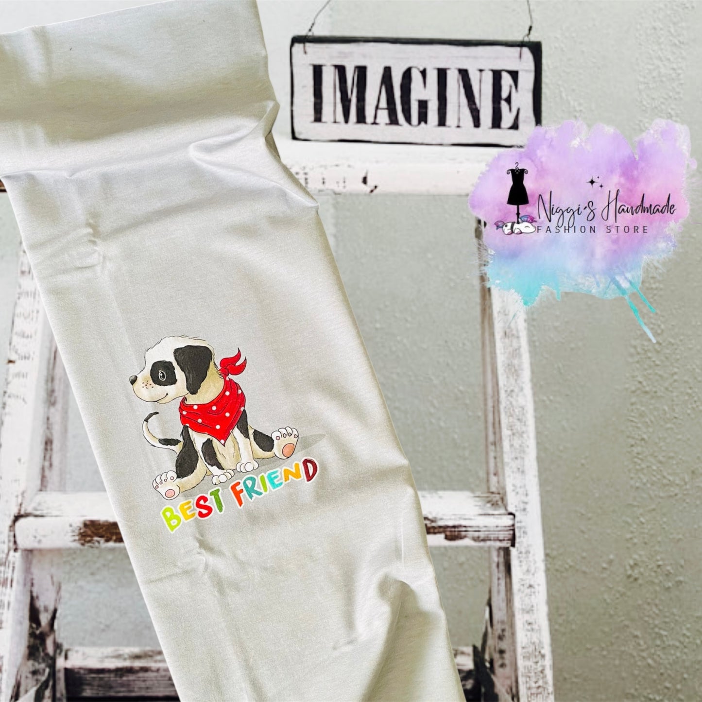 Lass dir dein individuelles Kleidungsstück von Niggis Handmade aus Bio Baumwolle mit Hund von der Fuchsfamilie anfertigen.