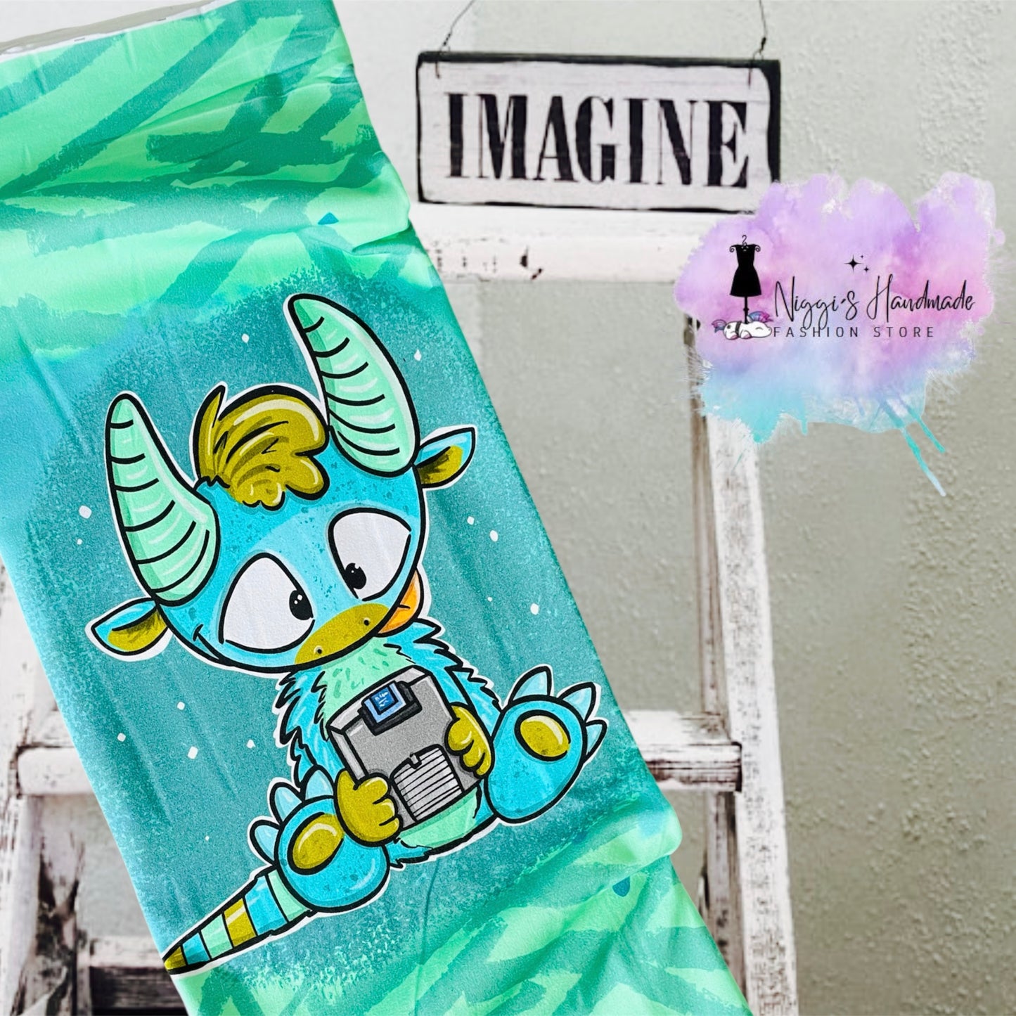 Lass dir dein individuelles Kleidungsstück von Niggis Handmade aus Bio Baumwolle mit Gamermotiv Daddler Bexter von Tintenrebell anfertigen.