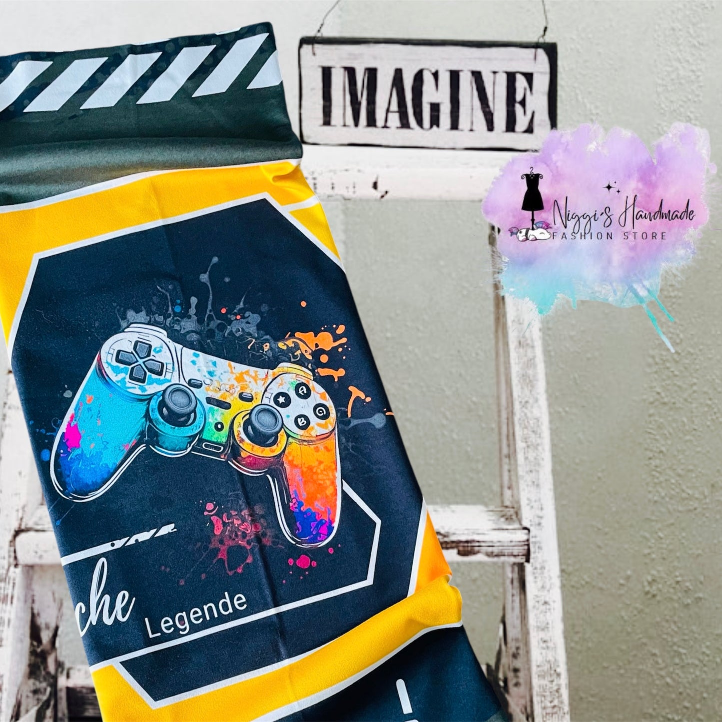 Lass dir dein individuelles Kleidungsstück von Niggis Handmade aus Bio Baumwolle mit Gamermotiv anfertigen.