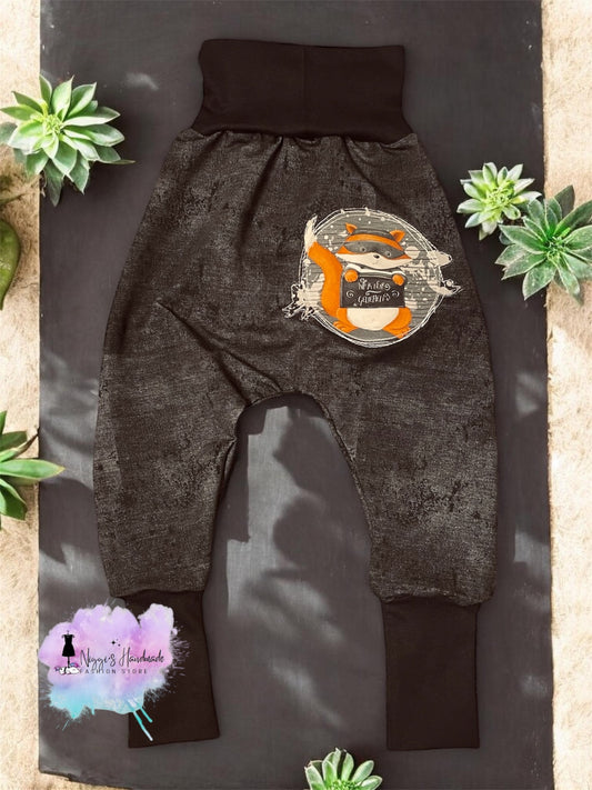 Weiches Bio Baumwoll French Terry Stoff von Niggis Handmade mit dem Design "Jeans" zum vernähen. Ideal für Sweatjacken, Hoodies oder andere Kleidungsstücke.