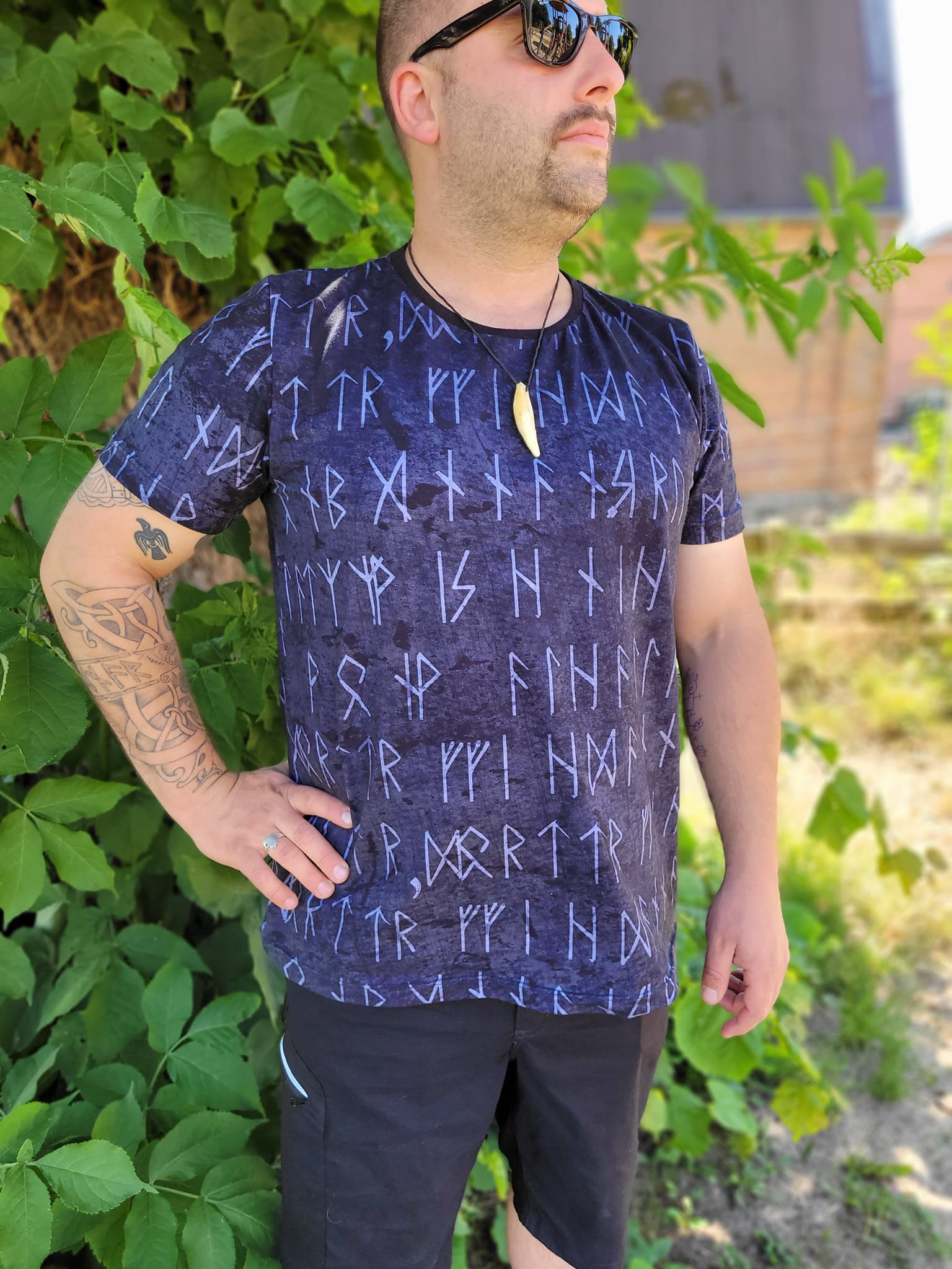 Fashion Ebook Schnittmuster für ein Basic T-Shirt für Herren in der Größe XXS bis 5XL in DIN- A4 & DIN-A0 PDF zum download