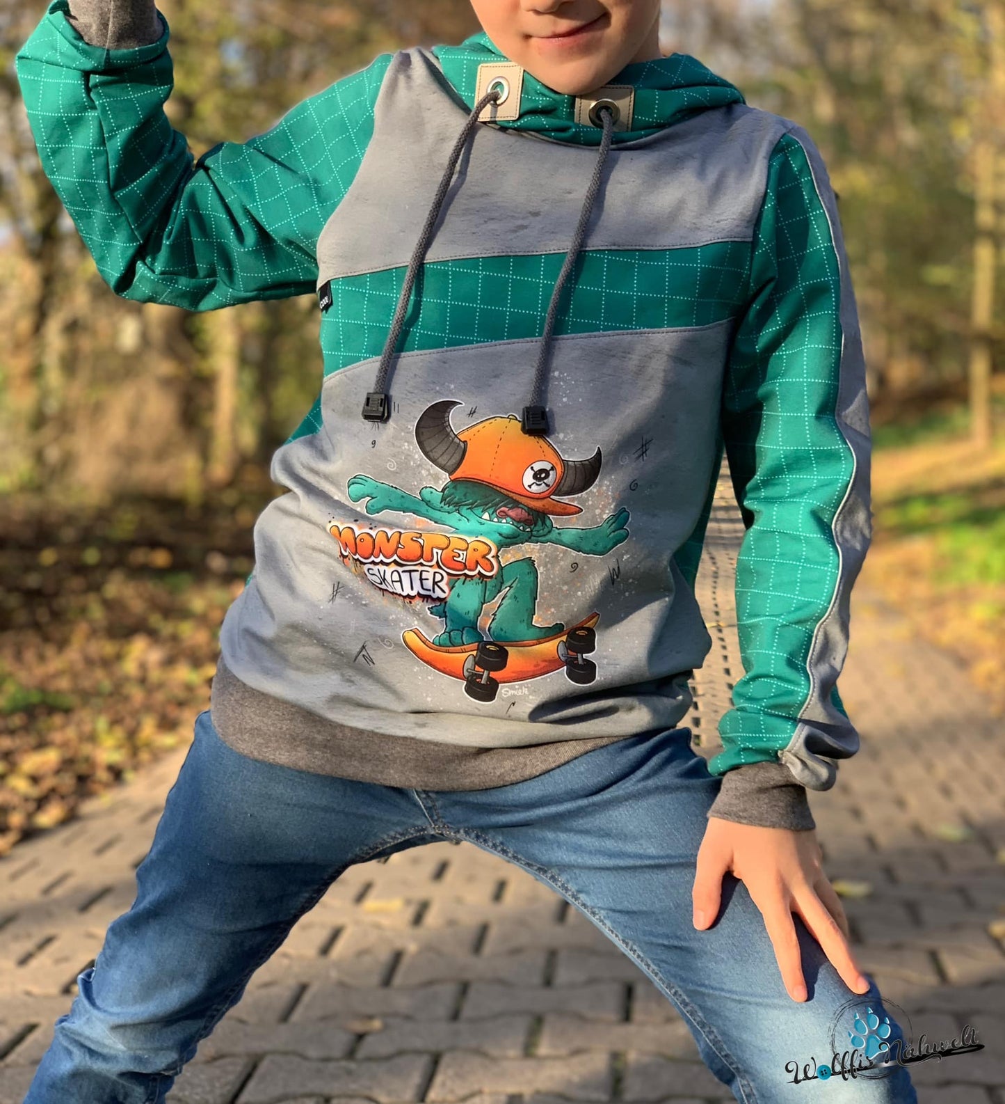 Fashion Ebook Schnittmuster für einen Hoodie Liam für Kinder in den Größe 80-170 in DIN- A4 & DIN-A0 PDF zum download
