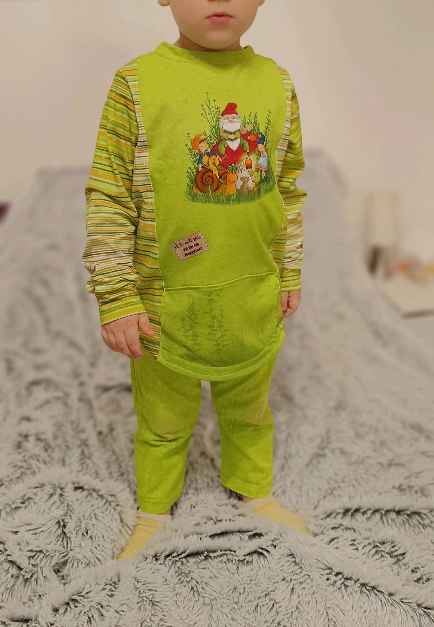 Fashion Ebook Schnittmuster für einen Hoodie Schiri für Kinder in den Größe 74-170 in DIN- A4 & DIN-A0 PDF zum download