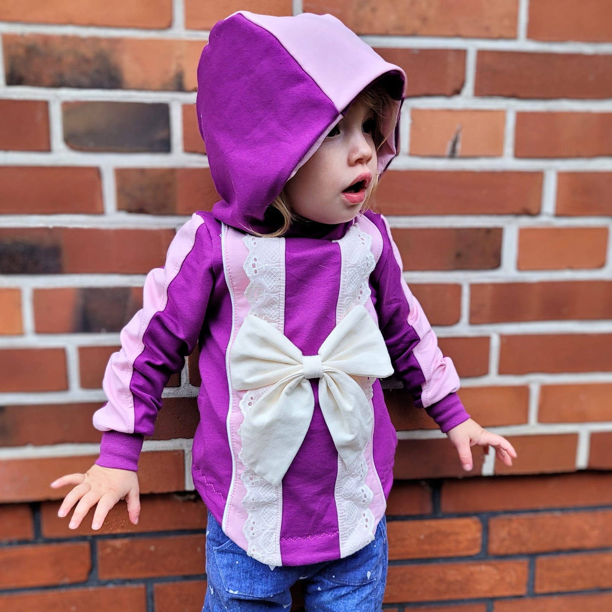 Fashion Ebook Schnittmuster für einen Hoodie Schiri für Kinder in den Größe 74-170 in DIN- A4 & DIN-A0 PDF zum download
