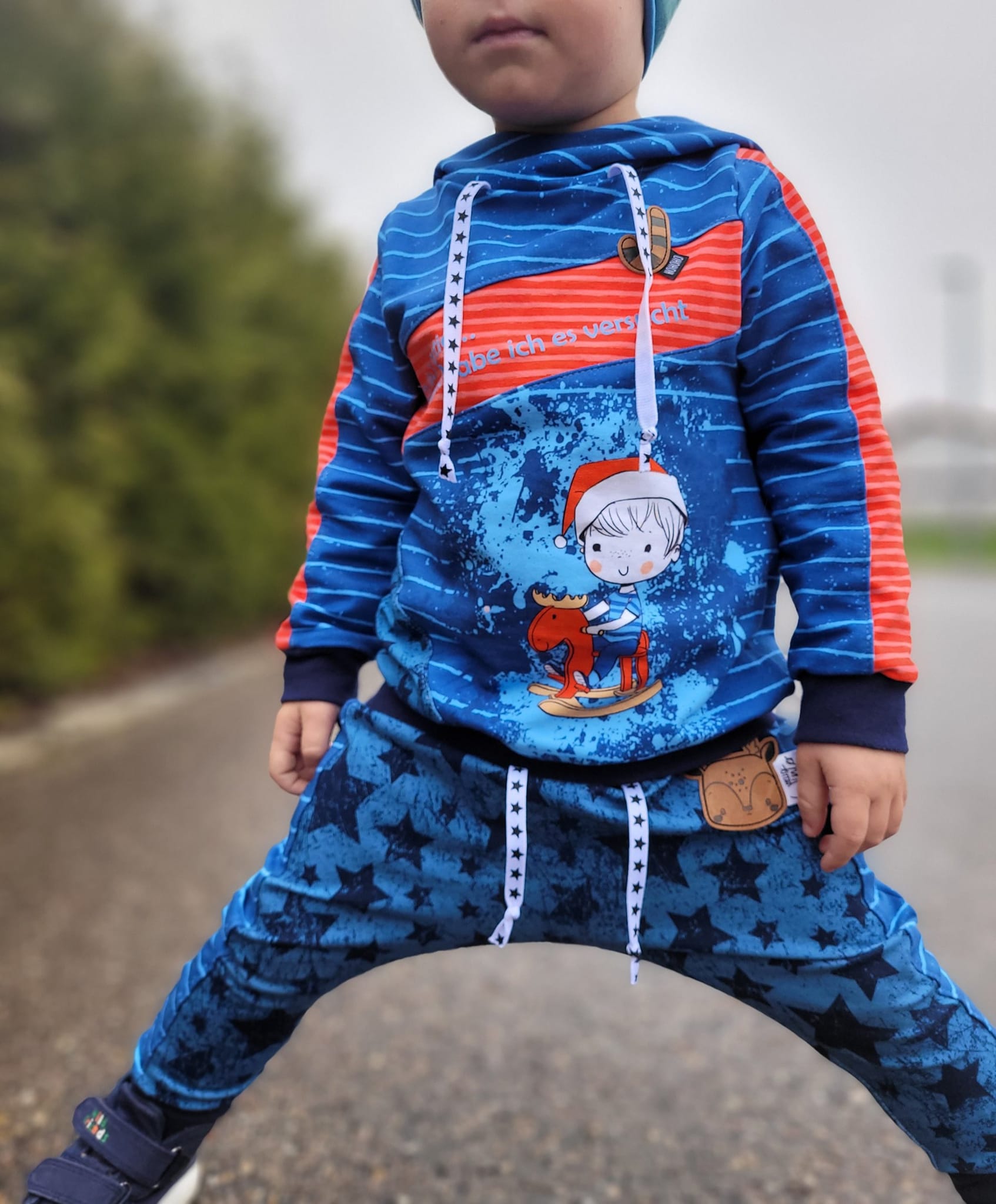 Fashion Ebook Schnittmuster für einen Hoodie Liam für Kinder in den Größe 80-170 in DIN- A4 & DIN-A0 PDF zum download