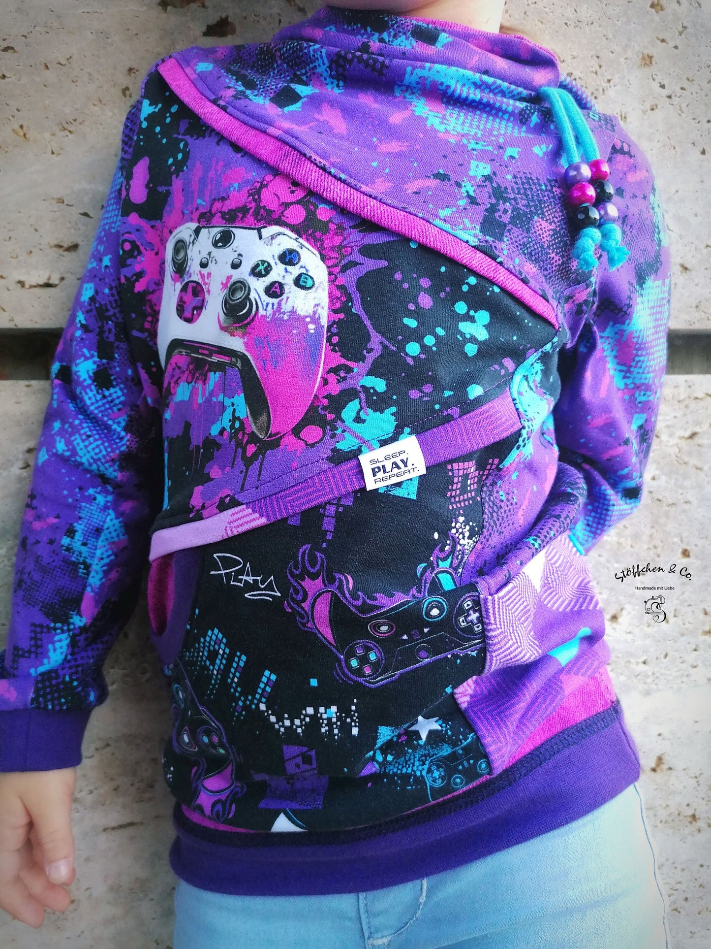 Fashion Ebook Schnittmuster für einen Hoodie Mix It für Kinder in den Größe 74-170 in DIN- A4 & DIN-A0 PDF zum download