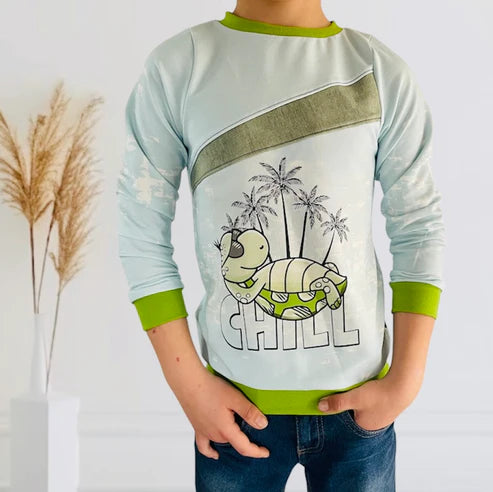 Weiches Bio Baumwoll French Terry Stoff Panel von Niggis Handmade mit dem Design "ChillKRÖTE" von GroWidesign zum vernähen. Ideal für Sweatjacken, Hoodies oder andere Kleidungsstücke.