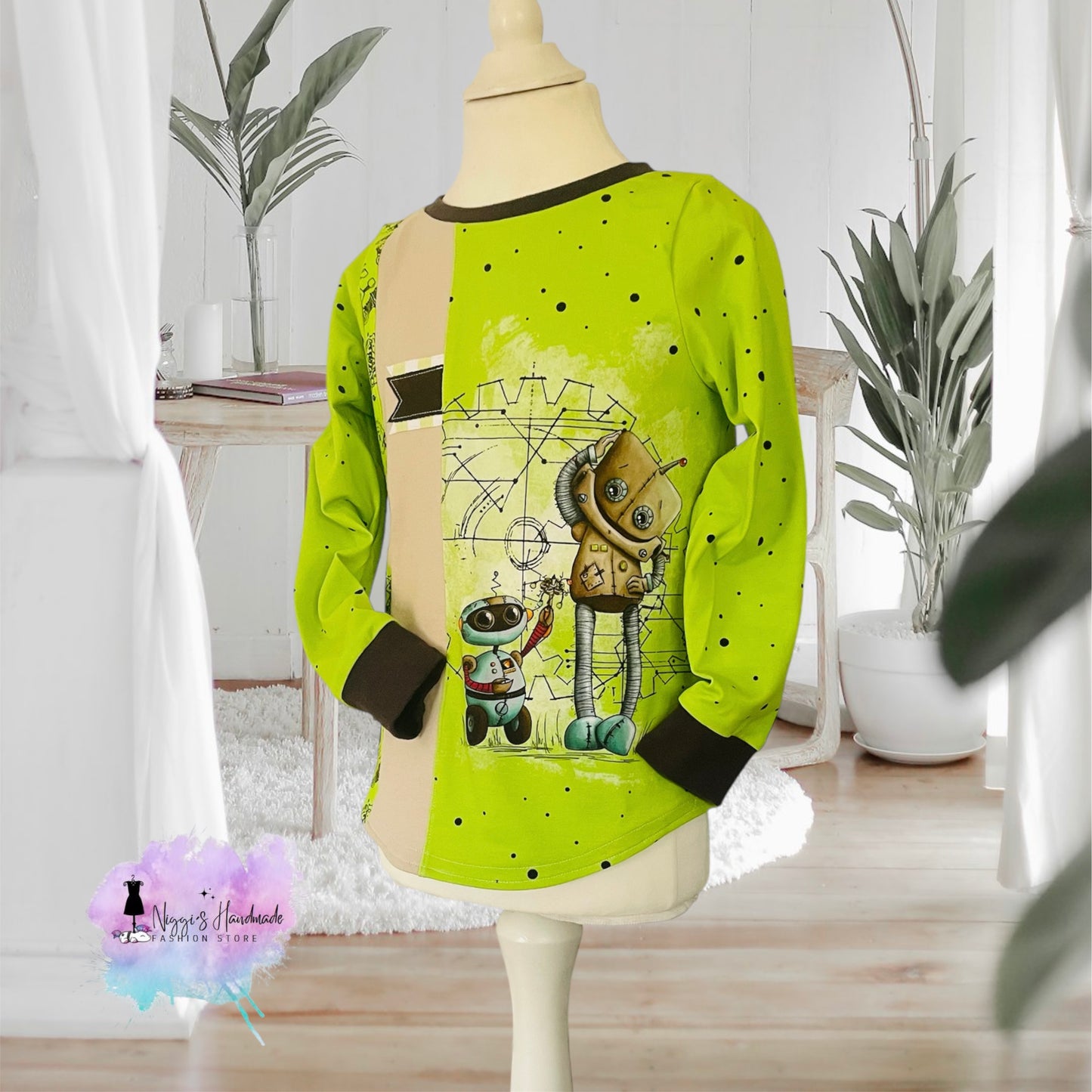 Handgenähter Pullover für Kinder mit Bio-Baumwolle und Beep Beep Blechbüchsen Roboter von Niggis Handmade und Fuchsfamilie