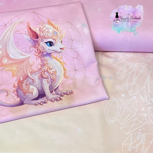 Weiches Bio Baumwoll French Terry Stoff Panel von Niggis Handmade mit dem Design "Diamant Drache" zum vernähen. Ideal für Sweatjacken, Hoodie oder anderen Nähprojekten.