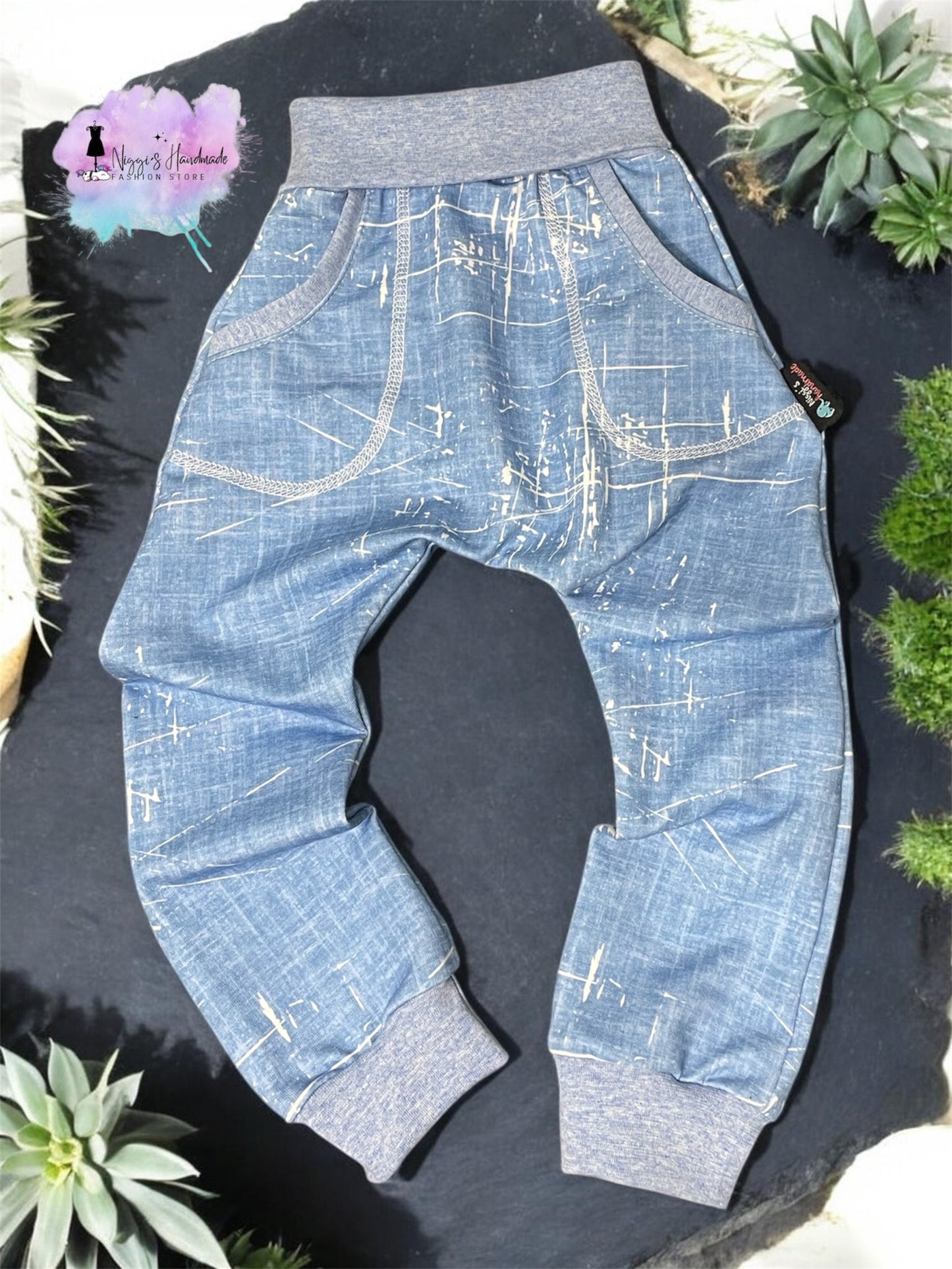Weiches Bio Baumwoll French Terry Stoff von Niggis Handmade mit dem Design "Grunge Leinen" zum vernähen. Ideal für Sweatjacken, Hoodies oder andere Kleidungsstücke.