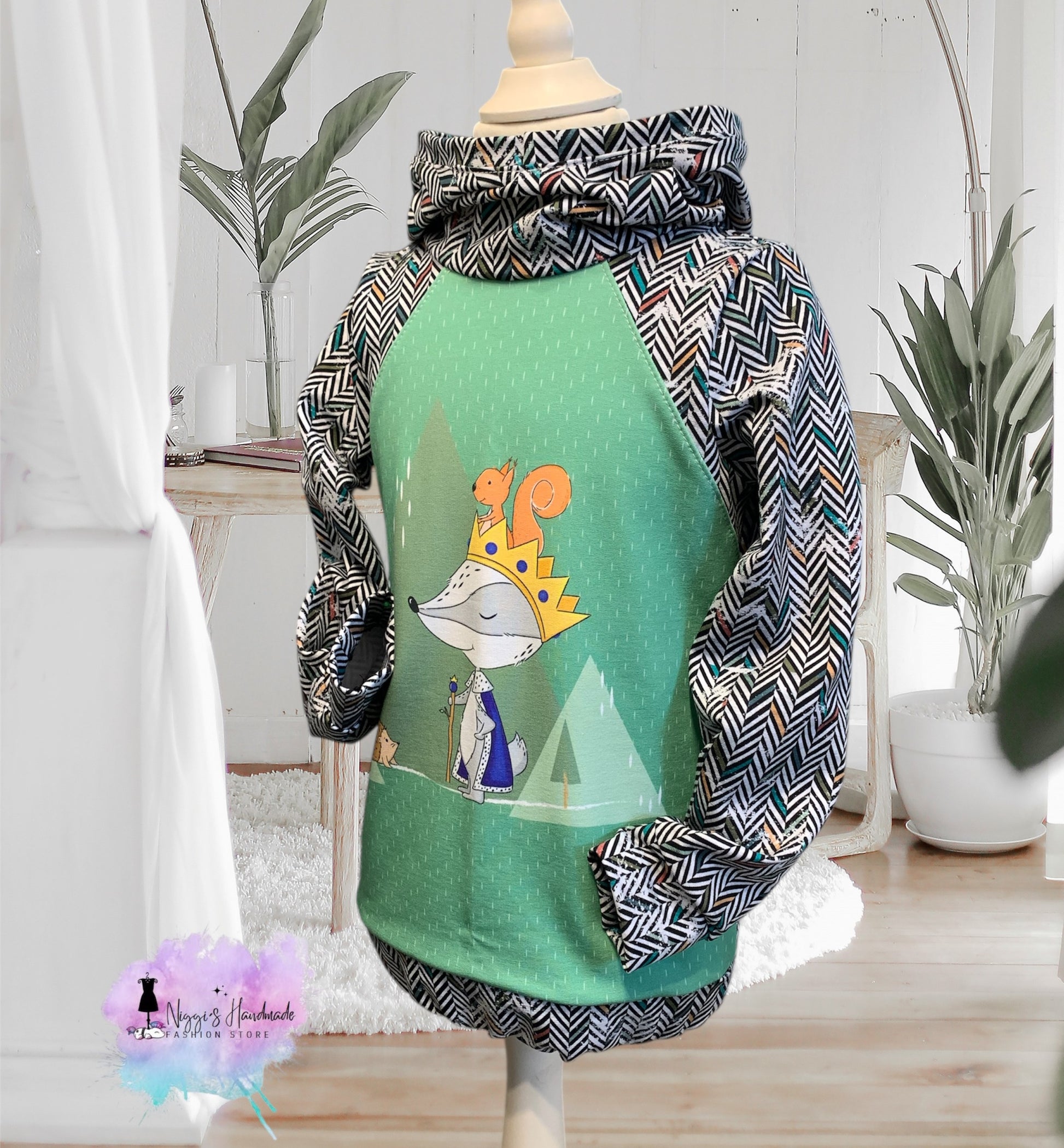 Weiches Bio Baumwoll French Terry Stoff Panel von Niggis Handmade mit dem Design "König Frechdachs" zum vernähen. Ideal für Sweatjacken, Hoodie oder anderen Nähprojekten.